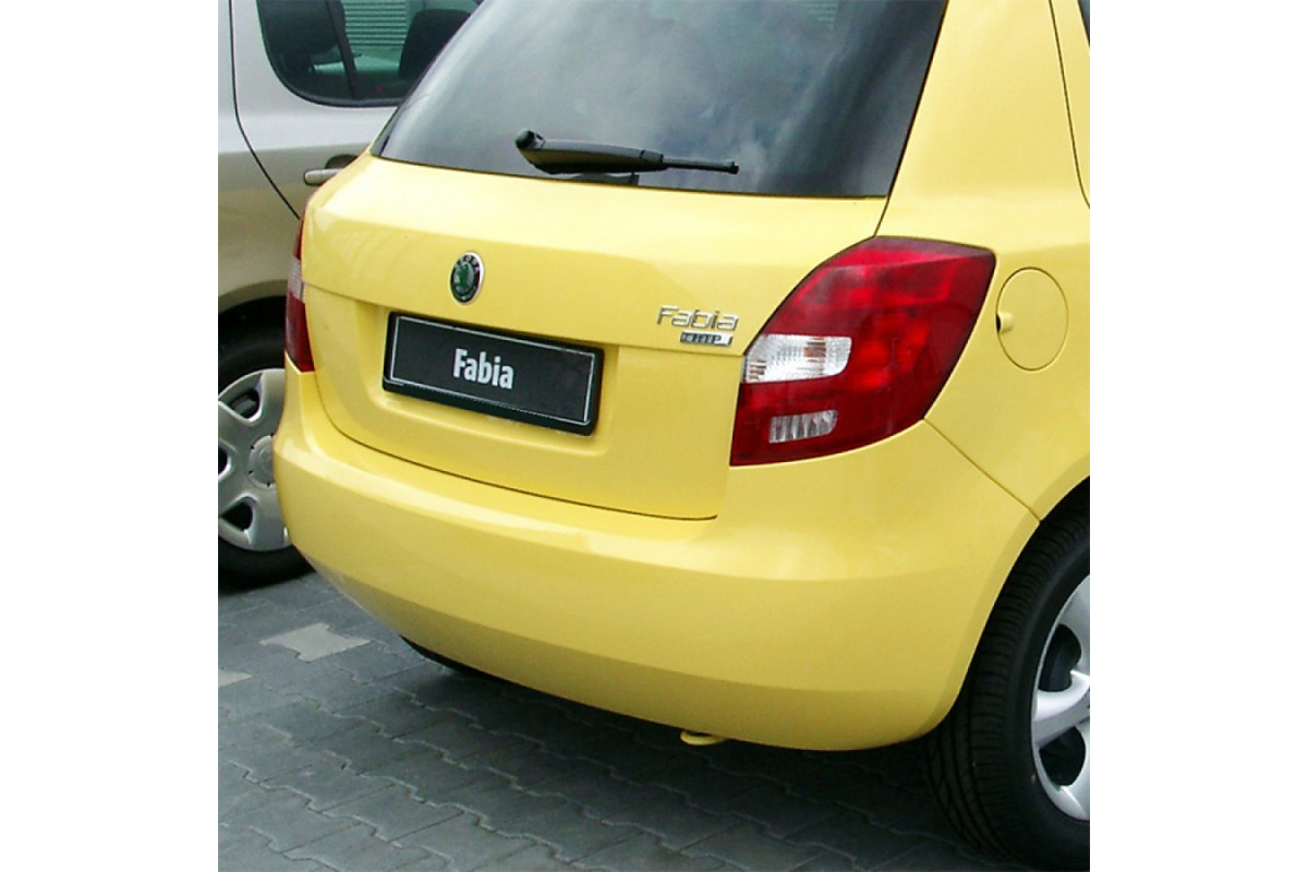 Skoda Fabia 2 сзади